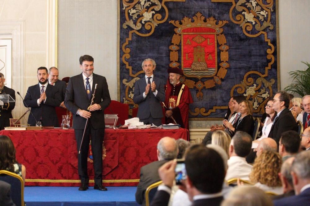 El pacto entre el Partido Popular y Ciudadanos permite a Luis Barcala ser alcalde de Alicante y a Mari Carmen Sánchez ostentar la Vicealcaldía y la portavocía del Gobierno.