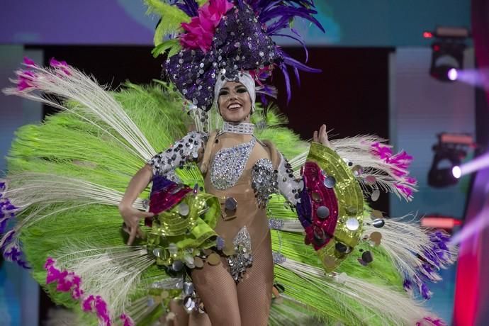 14.02.20. Las Palmas de Gran Canaria. Carnaval 2020.  Concurso de comparsas adultas. Comparsa Kisamba, 1º premio de interpretación y 1º premio de vestuario.  Parque de Santa Catalina.  Foto: Quique Curbelo