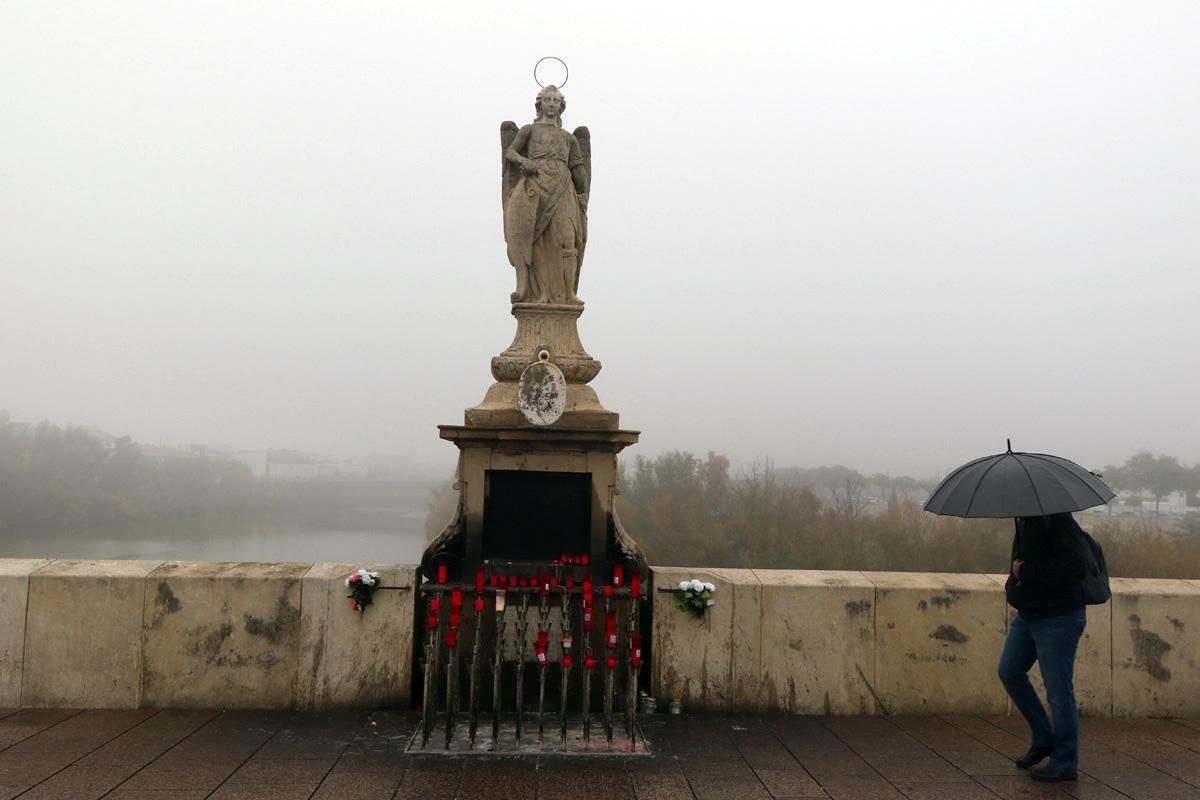 La niebla reina en Córdoba