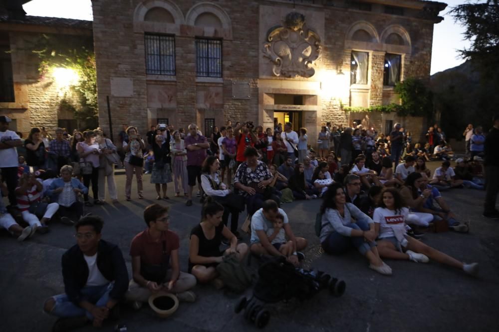 Proyección de "videomapping" en Covadonga.