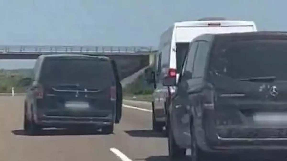 Investigan el acoso de tres furgonetas de aficionados de la Real a una autocaravana de seguidores del Atlético