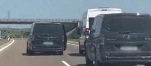 Investigan el acoso de tres furgonetas de aficionados de la Real a una autocaravana de seguidores del Atlético