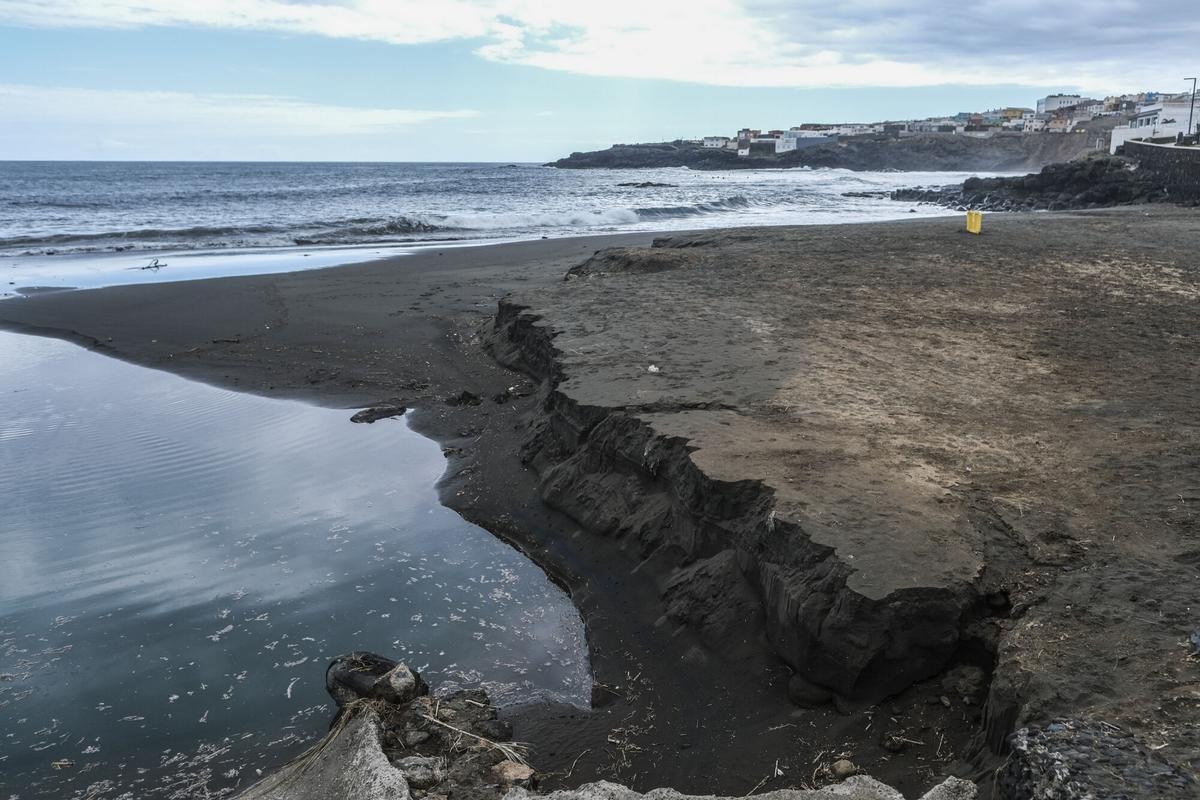 Playa de Hoya del Pozo en Telde tras las lluvias que afectaron a Canarias