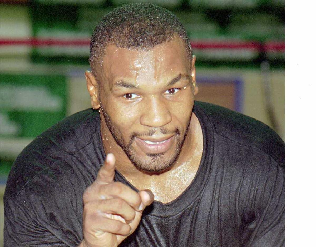 Iron Tyson golpeó duramente a Frank Bruno en 1989
