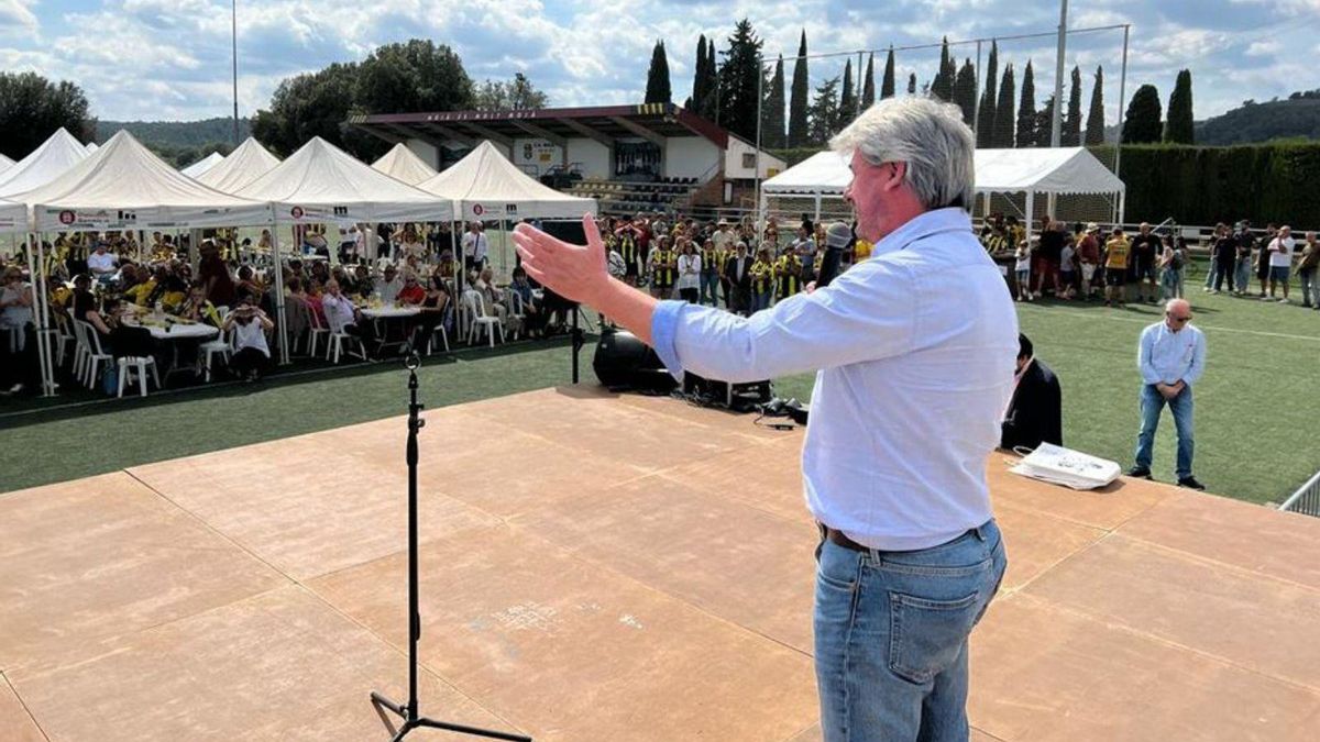 Dionís Guiteras, alcalde de Moià, durant la seva al·locució | CE MOIÀ