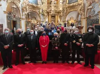 Las cofradías de la Soledad y San Pedro de Alicante celebran el pregón de Navidad