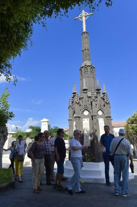 Ruta por el cementerio de Vegueta