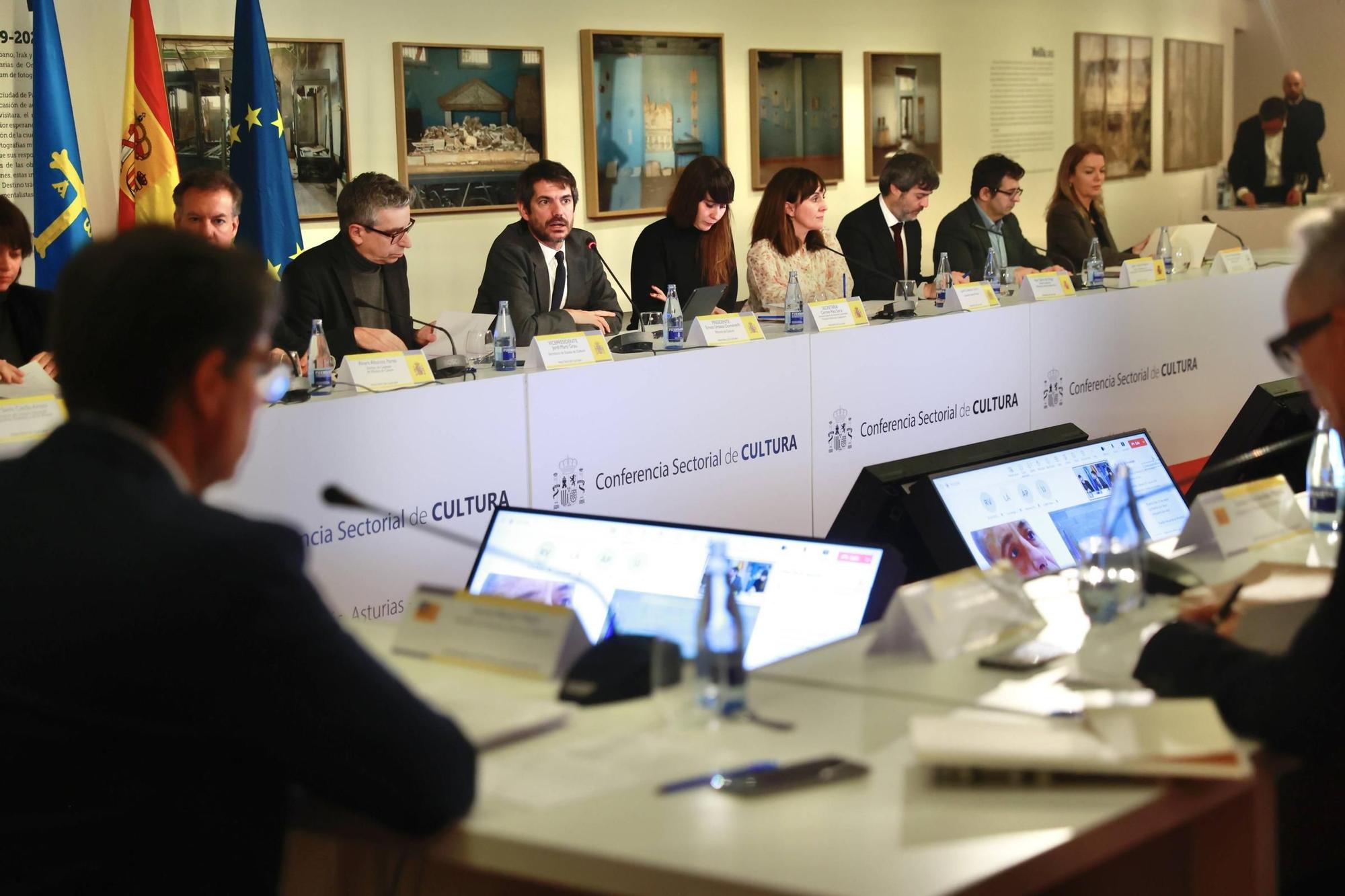 EN IMÁGENES: Así fue la visita del ministro de Cultura, Ernest Urtasun, a Avilés