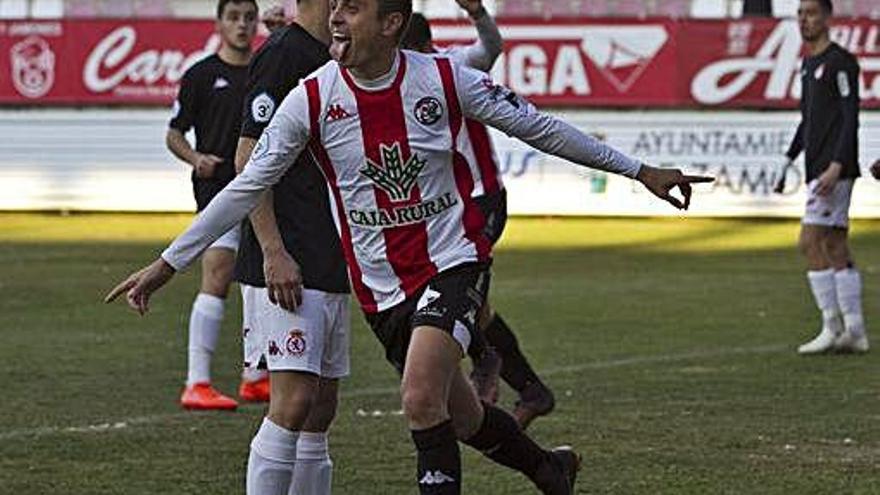 Garban celebra su gol, que inauguró el marcador.