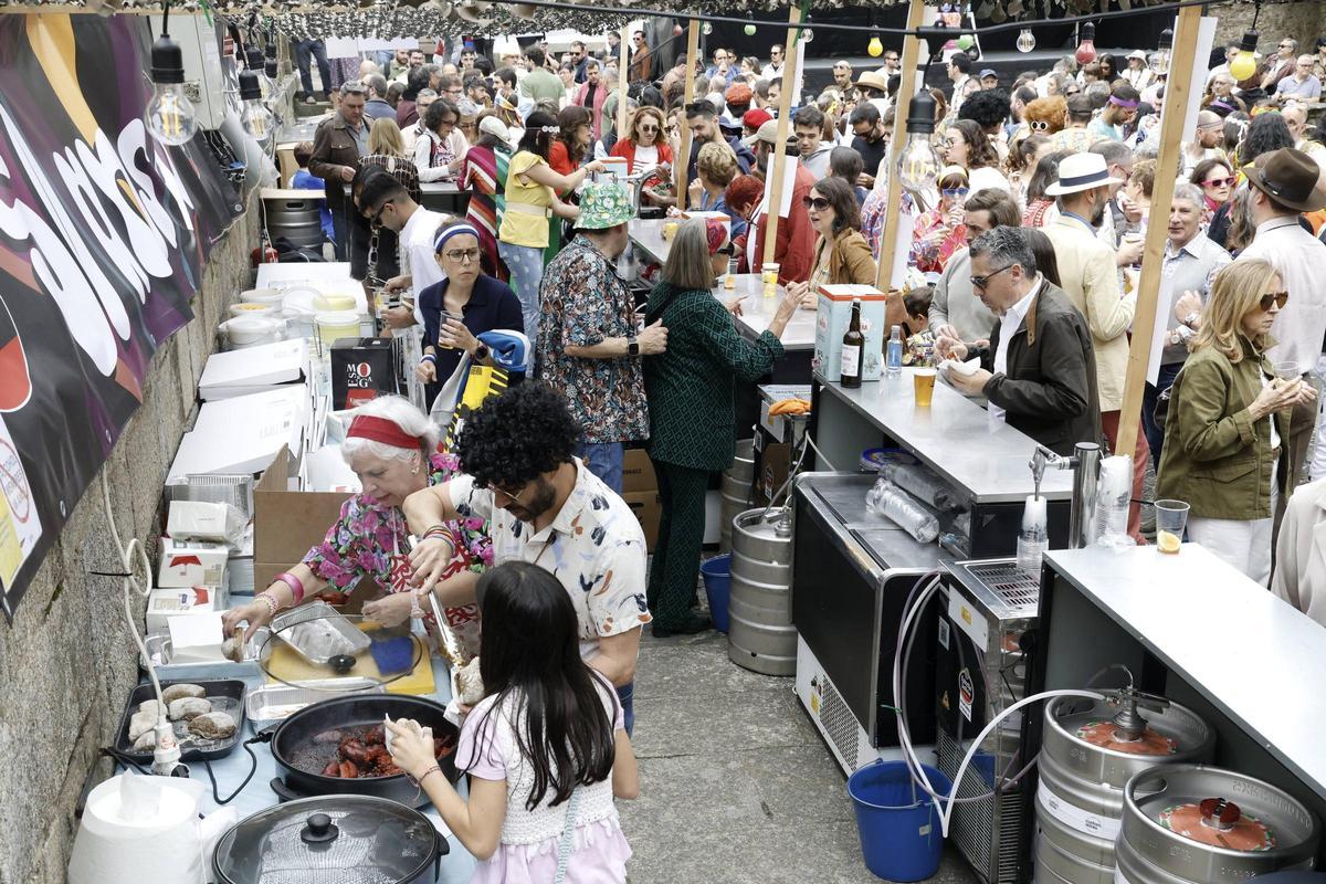 San Martiño Pinario revive el Santiago de 1976 con '50 anos aló': "Esta festa creceu moito"