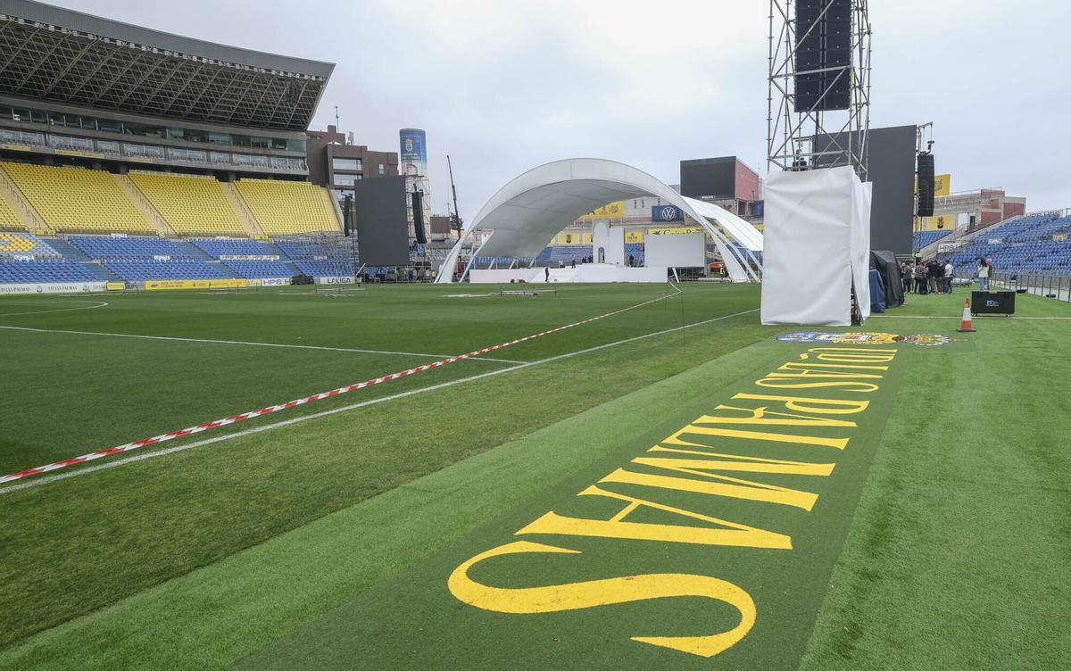Preparativos en el Estadio de Gran Canaria para la misa del papa León XIV