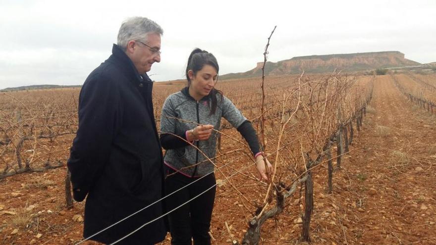 Olona califica de preocupante la llegada de solo el 20% de mujeres a la agricultura