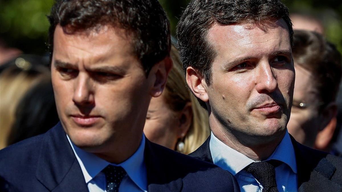 El presidente de Ciudadanos, Albert Rivera, y el del PP, Pablo Casado, el pasado marzo, en Madrid.