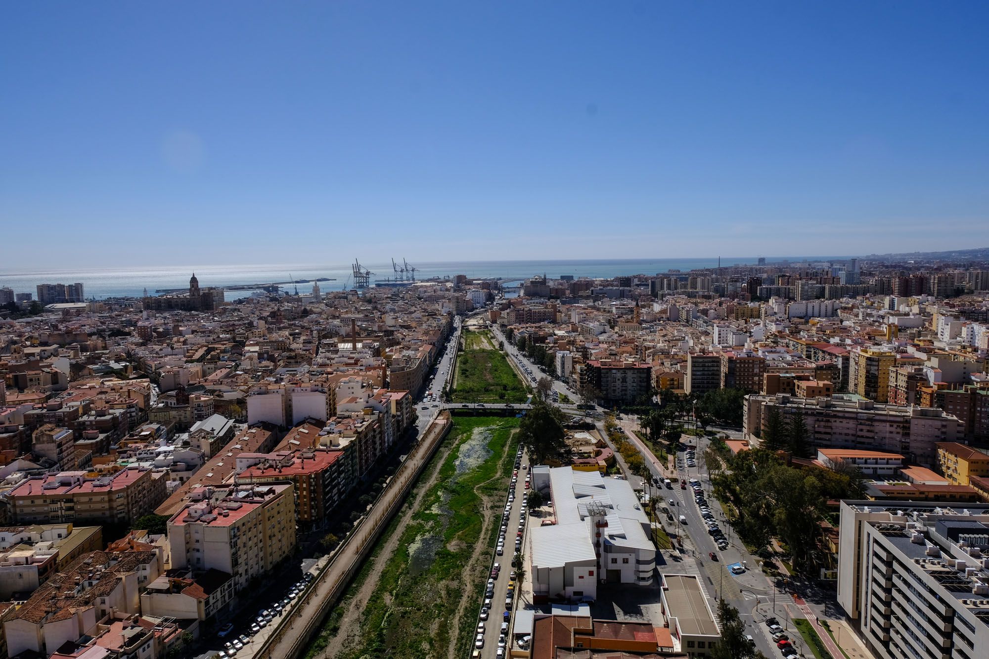 Vistas de Málaga desde las torres de Martiricos.