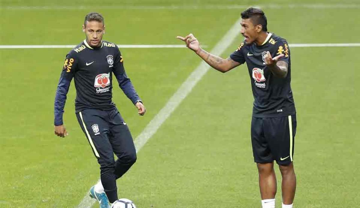 Neymar y Paulinho, con la selección de Brasil