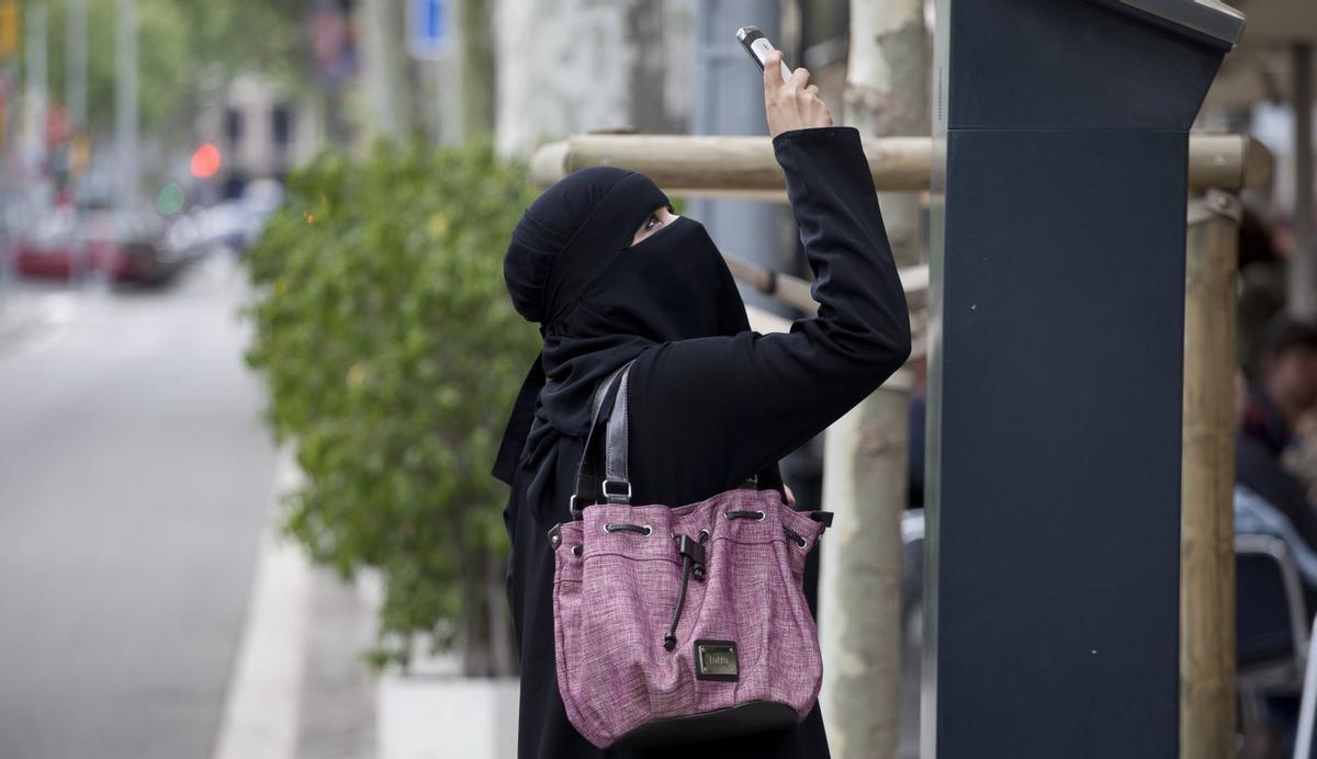 Barcelona rebutja reclamar al Govern la prohibició del burca