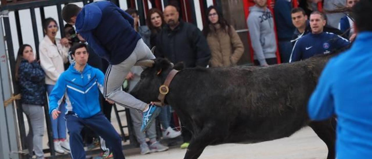 Tres heridos leves en la Pascua Taurina de Onda