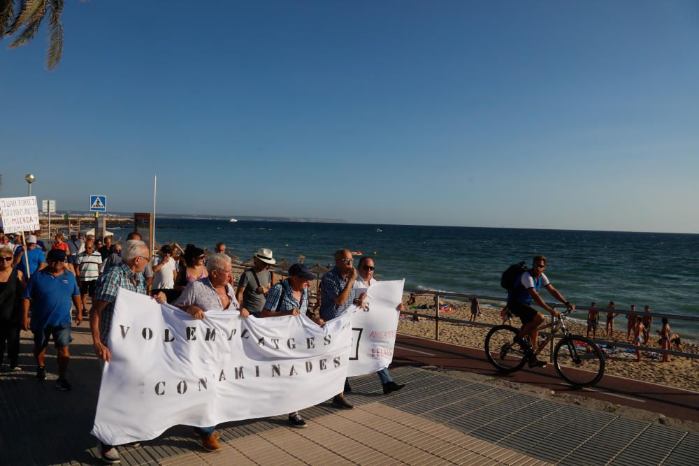 Manifestación para pedir "playas limpias" en Palma