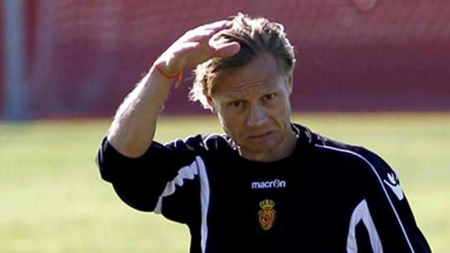 Valeri Karpin, en un entrenamiento del Real Mallorca.