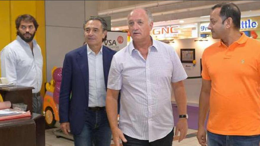 Prandelli, cazado en Singapur