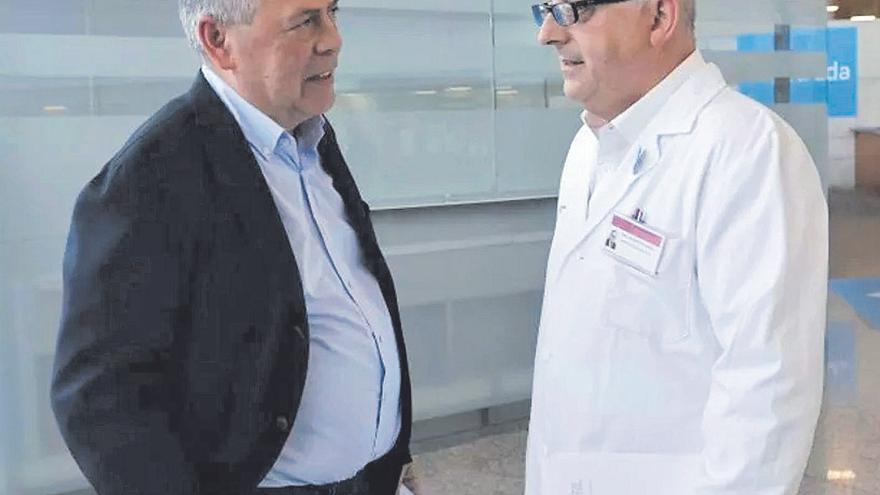 Ángel Facio sustituye a Eloína Núñez en la gerencia del área sanitaria de Santiago