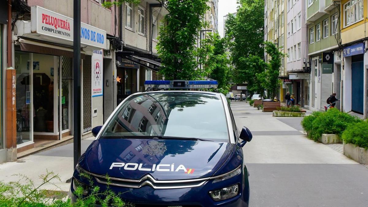 Un detenido por apuñalar a un hombre en una vivienda en Os Mallos en A Coruña
