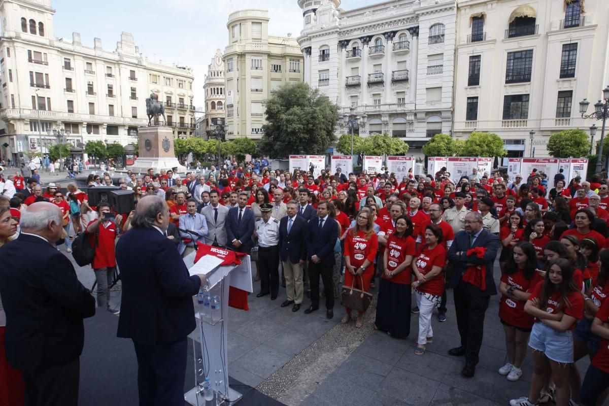 Las Tendillas se llena de 40 años de portadas de Diario CÓRDOBA sobre trasplantes