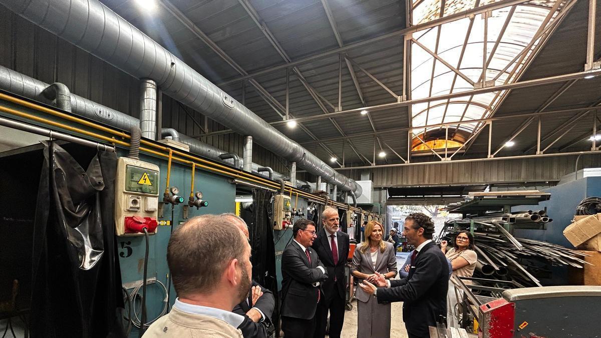 Más de 300 empresas se interesan por el polo industrial de defensa de Extremadura.