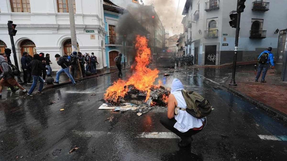 Cerca de 200 detenidos durante la jornada de disturbios en Ecuador.