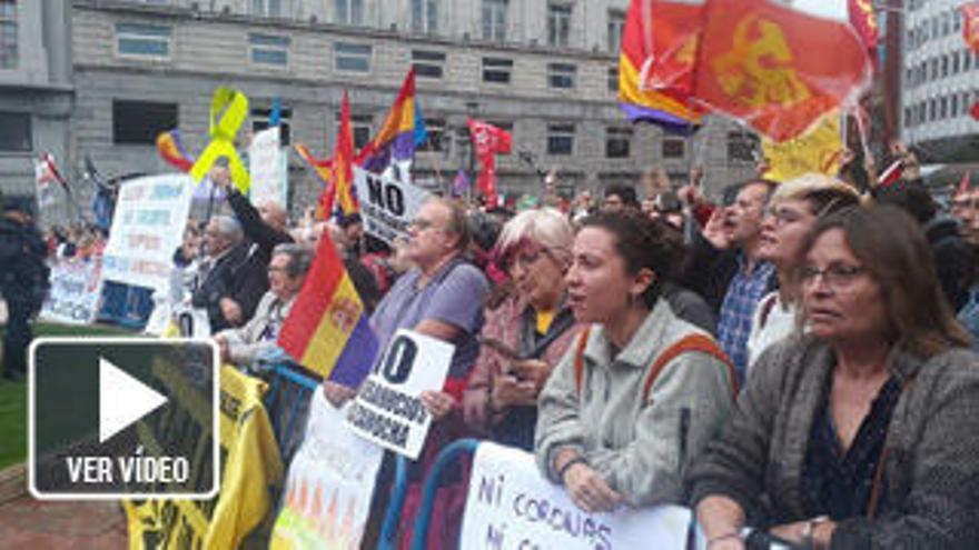 "Asturies nun tien rei": banderas y proclamas republicanas, en los Premios Princesa de Asturias