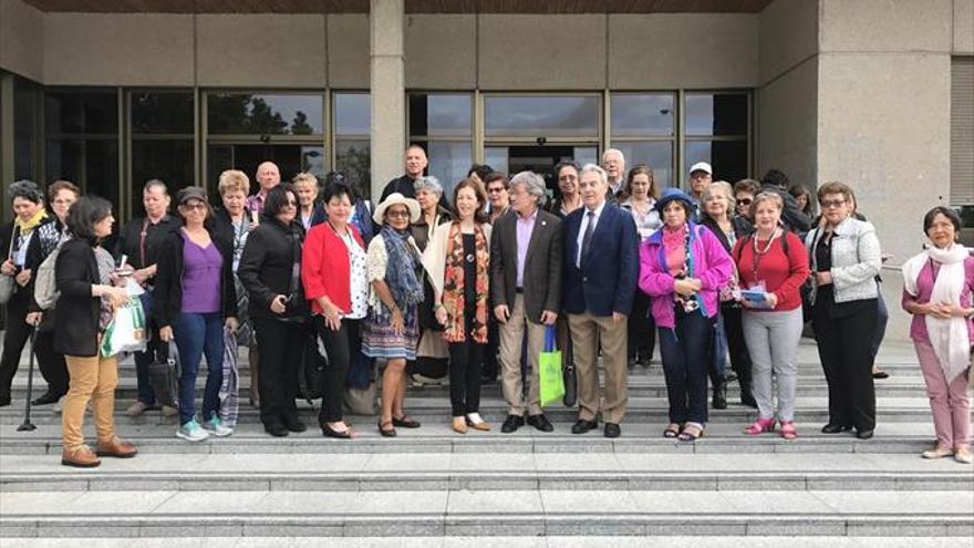 Visita de alumnos de la universidad de mayores de Costa Rica