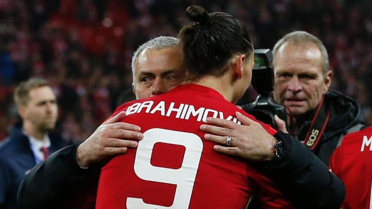 Mourinho exigió la continuidad de Ibrahimovic con el Manchester United