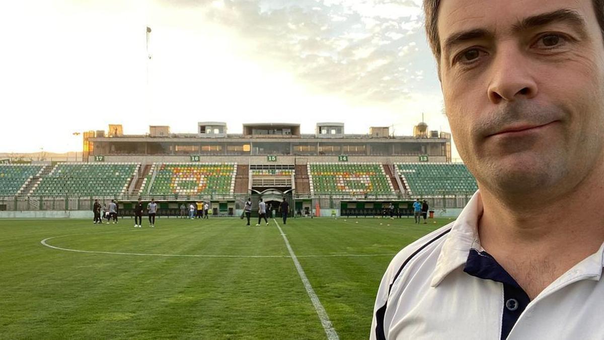 Rodrigo Hernando, entrenador afincado en Rincón de la Victoria, trata de regresar a casa desde Irán.