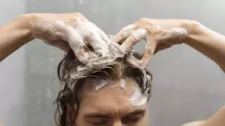 ¿Cada cuánto te lavas el pelo? Esta es la frecuencia ideal para un dermatólogo