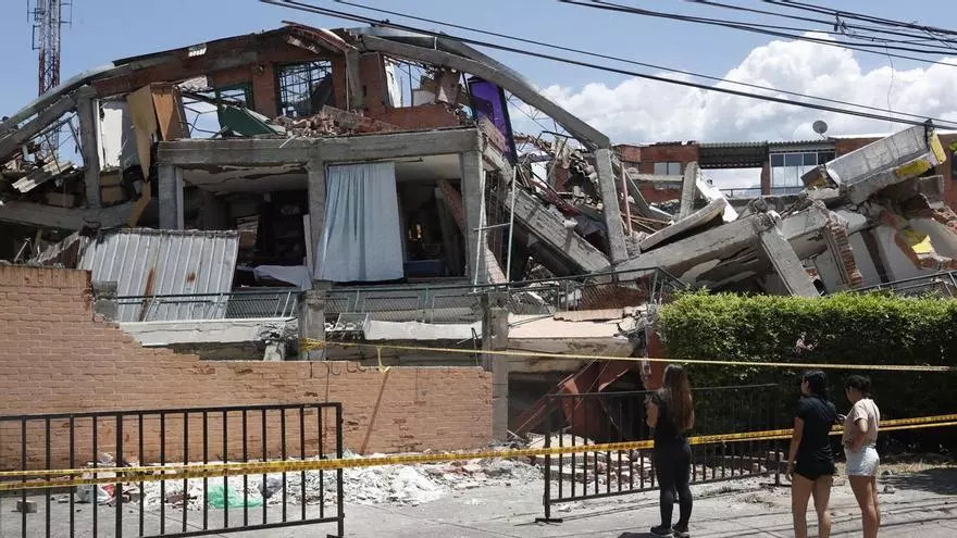 Sigue creciendo la cifra de víctimas mortales tras el terremoto de Colombia