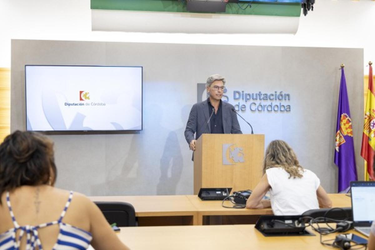 Andrés Lorite presenta el balance de inversión en carreteras para el año 2026.