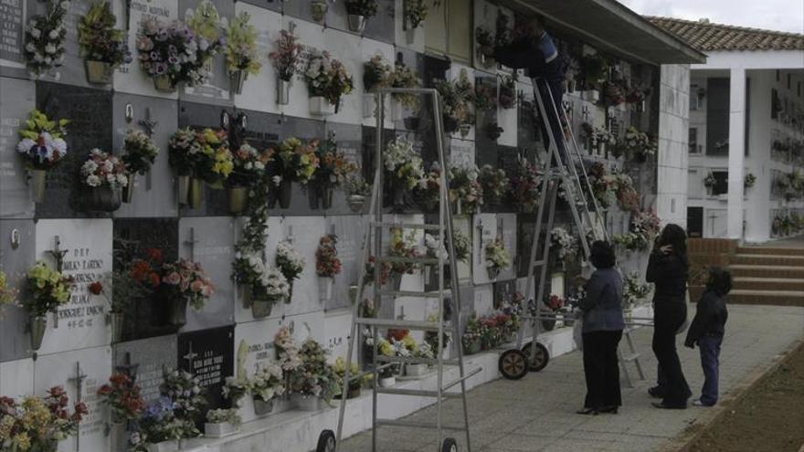 Gragera ve difícil reservar un espacio en el cementerio para una sola religión