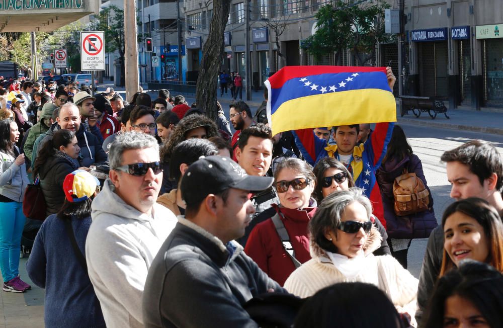 Los venezolanos votan en masa contra la Asamblea Constituyente de Maduro