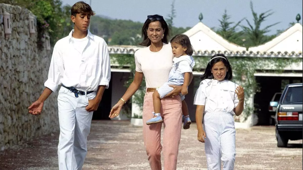 Tamara Falcó (44 años) recuerda los piques de pequeña con Ana Boyer: "Solo quería que se mantuviera despierta porque se dormía siempre antes y me aburría, no la intenté matar"