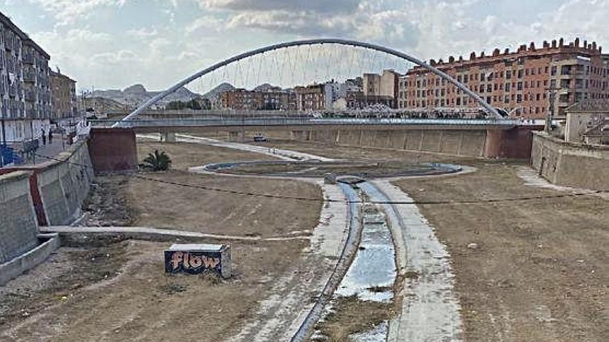 Quitan las cañas del tramo urbano del Guadalentín