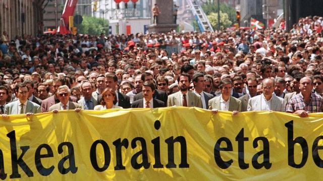 Manifestación en Bilbao exigiendo la liberación de Miguel Ángel Blanco 12-7-97