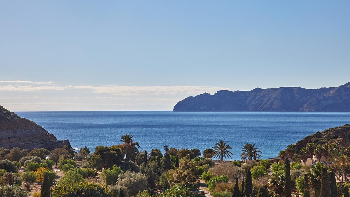 TAIGA Costa Cálida se encuentra frente al Mediterráneo y dentro del Parque Regional de la Sierra de la Muela, Cabo Tiñoso y Roldán.