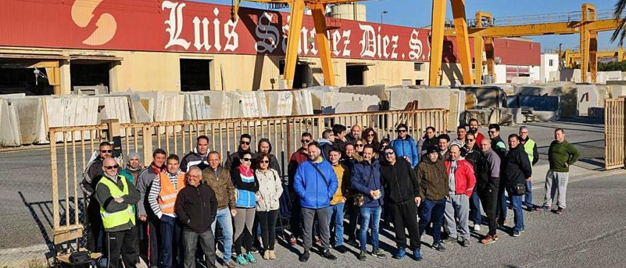 Protesta de los trabajadores de la marmolera Luis Sánchez, que está en concurso.