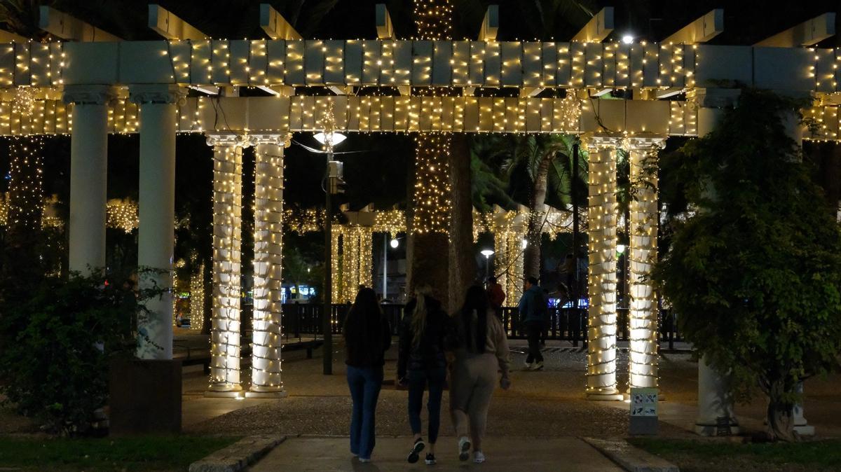 Las fotos de las nuevas luces de Navidad de la plaza de las Columnas de Palma