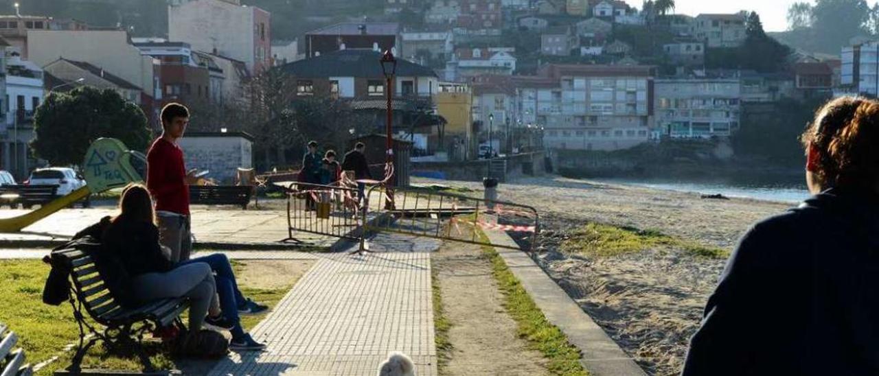 El entorno de Banda do Río, donde Portos retiró la pasarela de madera y retranquea un tramo. // G.N.