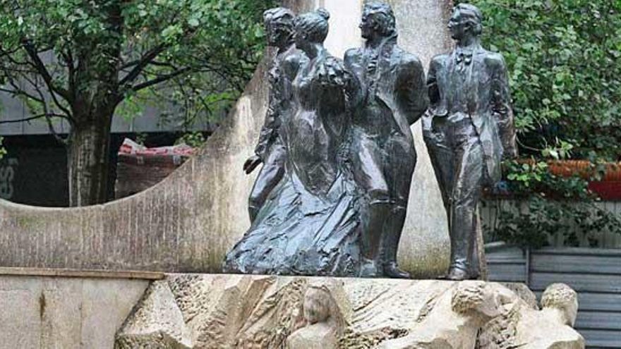 La escultura dedicada a los liberales del siglo XIX, en As Conchiñas, antes de su retirada.