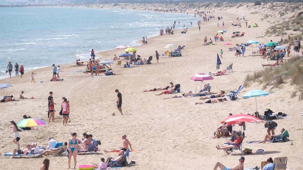 La playa de La Marina esta Semana Santa