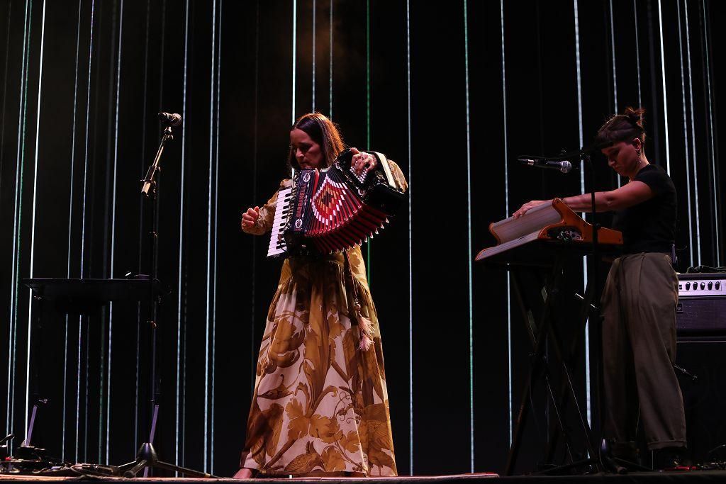 No te pierdas las mejores imágenes del concierto de Julieta Venegas en La Mar de Músicas