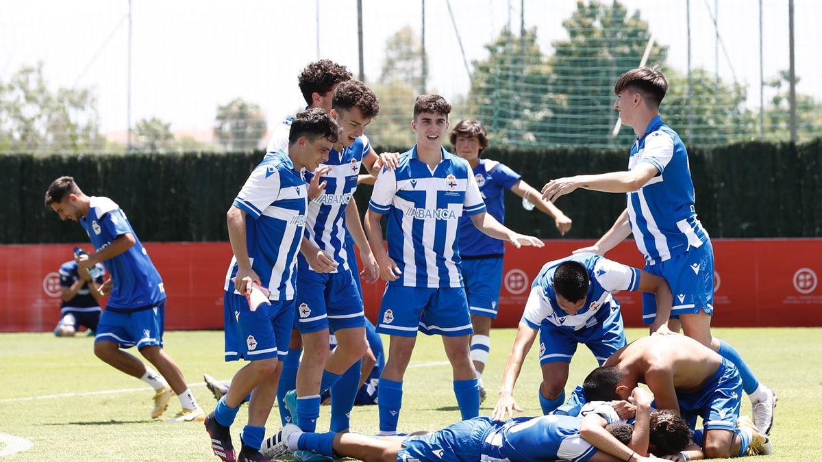 El Dépor le gana al Barcelona la final de la Copa de Campeones y es el mejor juvenil de España