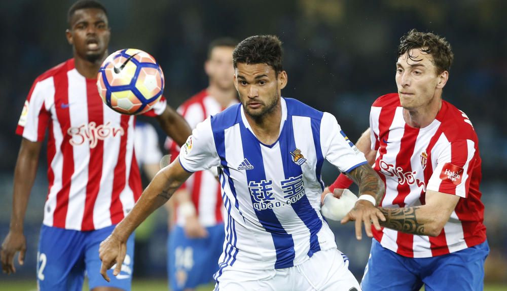 El partido entre la Real Sociedad y el Sporting, en imágenes